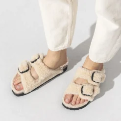 Birkenstock Two-Strap Sandals<Arizona Big Buckle Shearling Teddy Eggshell
