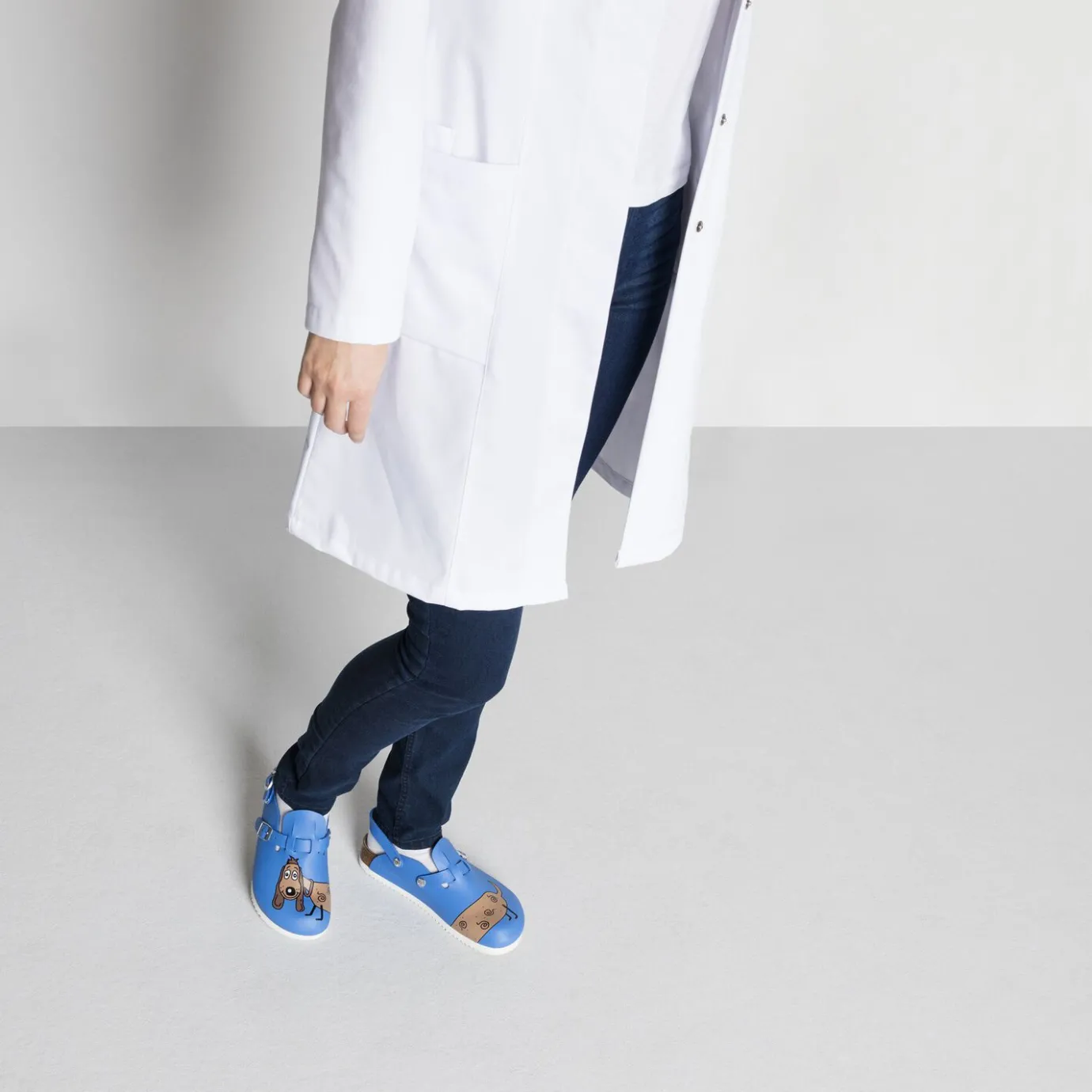 Birkenstock Clogs<Kay Sl Dog Blue Background